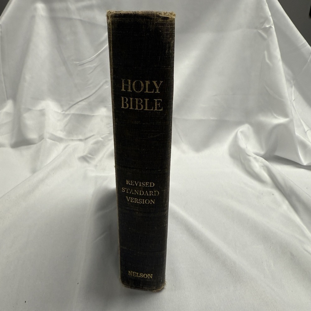 Holy Bible/ Revised Standard Version/ Illustrated: Thomas Nelson & Sons, 1952